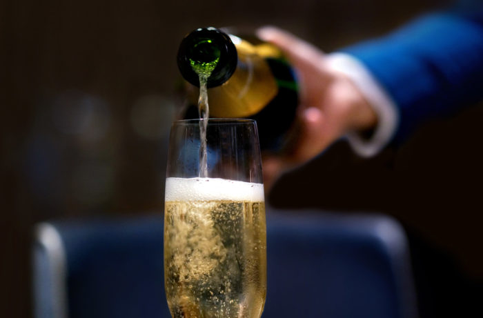Kiến thức về rượu Champagne dành cho người mới bắt đầu