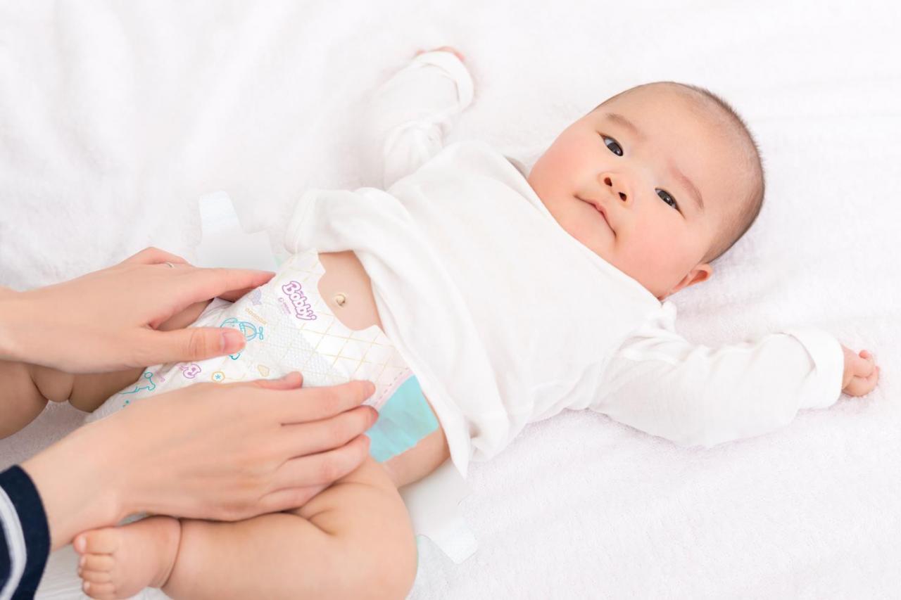 Công thức “Lót sáng dán tối”: Giúp mẹ dùng tã cho trẻ sơ sinh hiệu quả và  tiết kiệm hơn